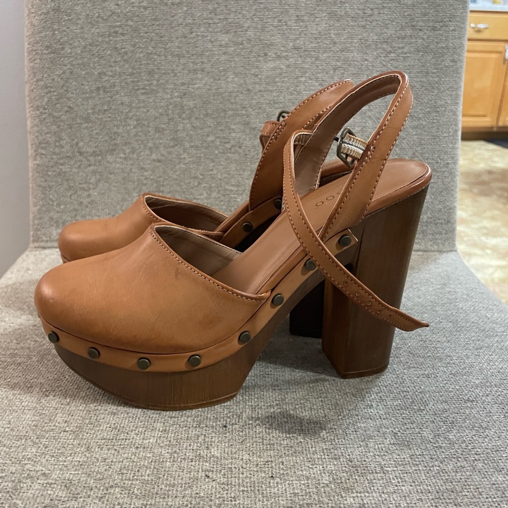 Bamboo Juliana Heels Womens Size 6 Brown Faux Leather Chunky Platform Clog